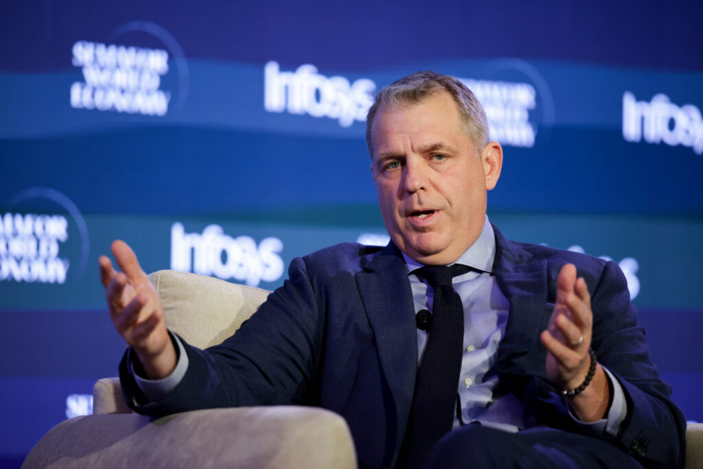 Billionaire Boehly’s Allies Showered Money on Kansas Official Ahead of Regulatory Action
