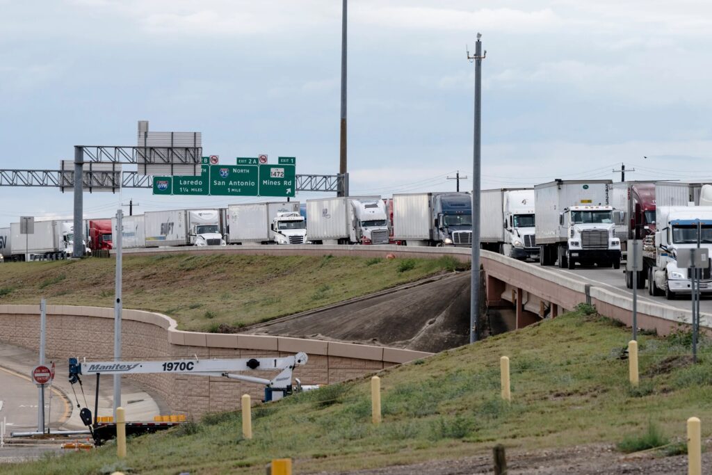 Texas Lifts Bans on CDLs for Temporary Agriculture Workers