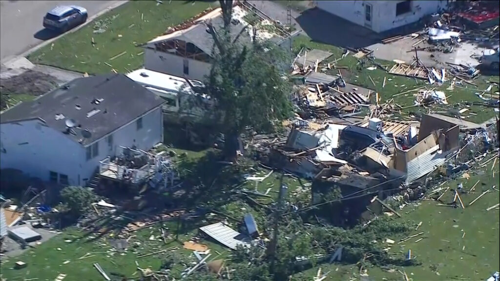 Tornadoes in Illinois and Indiana Leave Residents Grappling With Damage
