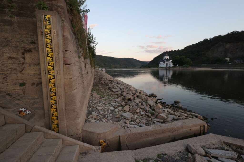 Low Water Hampers Rhine River Shipping in Germany, Transport Costs Rise Low Water Hampers Rhine River Shipping in Germany, Transport Costs Rise